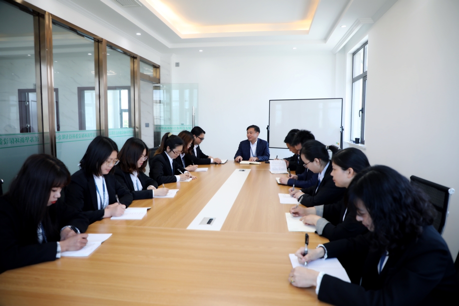 項(xiàng)目技術(shù)攻關(guān)小組